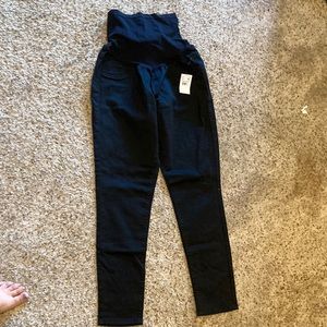 Maternity pants. Brand new